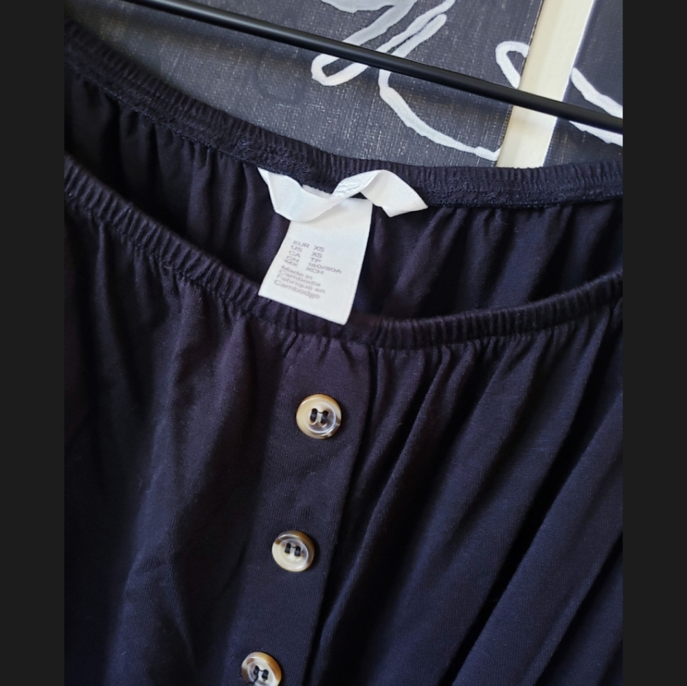 Top - Picture 2 of 2